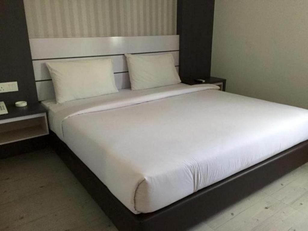 Redlink Hotel Нагоя Екстериор снимка